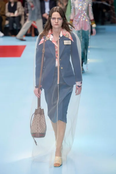 Look 2